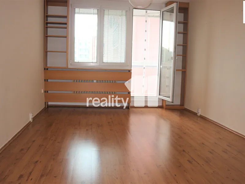prodej bytu v os. vl. 2+1 63 m2, s balkónem, Arbesova ul.